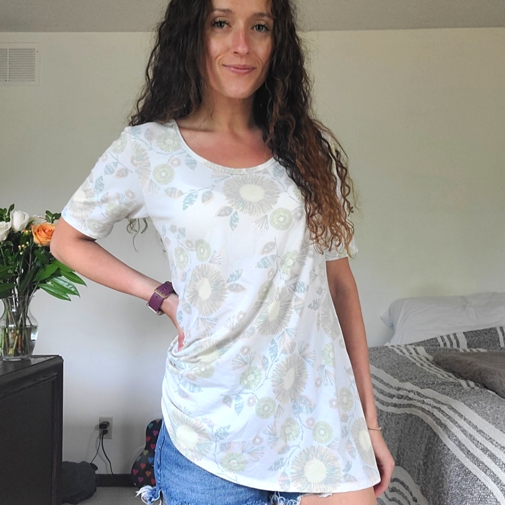LuLaRoe top